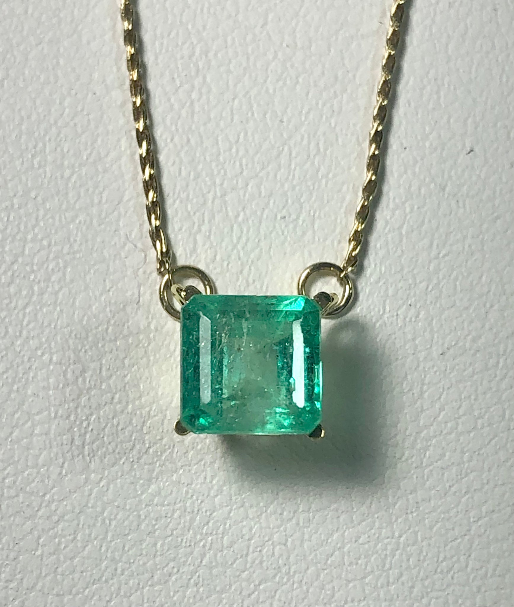 1.68 Carat Colombian Emerald Pendant Chain Necklace 14K Gold