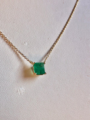 1.15 Carat Emerald Yellow Gold 18 Karat Solitaire Pendant Necklace