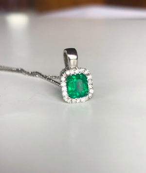 Natural Colombian Emerald Diamond Pendant Necklace 18K Gold