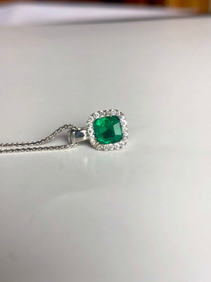 Natural Colombian Emerald Diamond Pendant Necklace 18K Gold