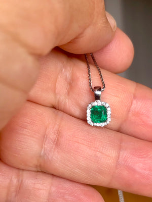 Natural Colombian Emerald Diamond Pendant Necklace 18K Gold