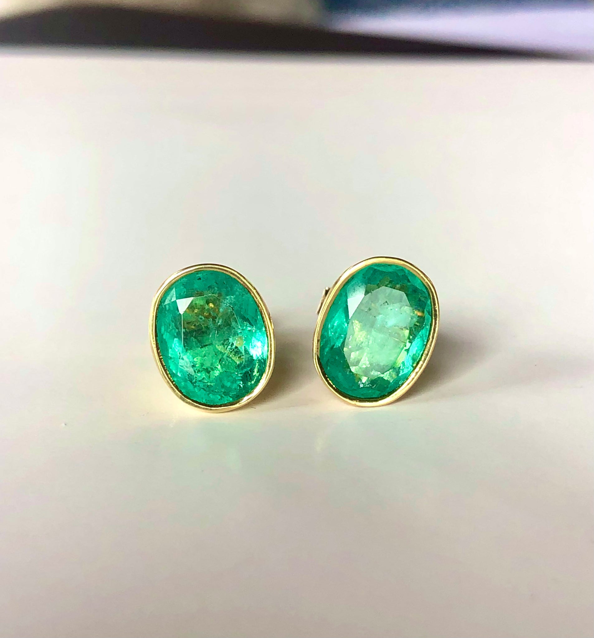 6.00 Carat Natural Colombian Emerald Stud Earrings 18 Karat Gold