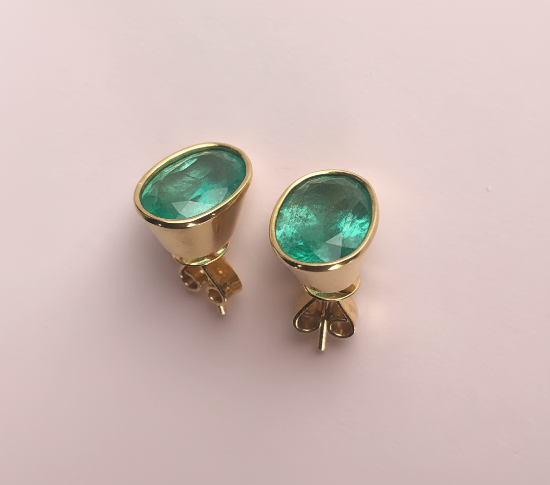 6.00 Carat Natural Colombian Emerald Stud Earrings 18 Karat Gold