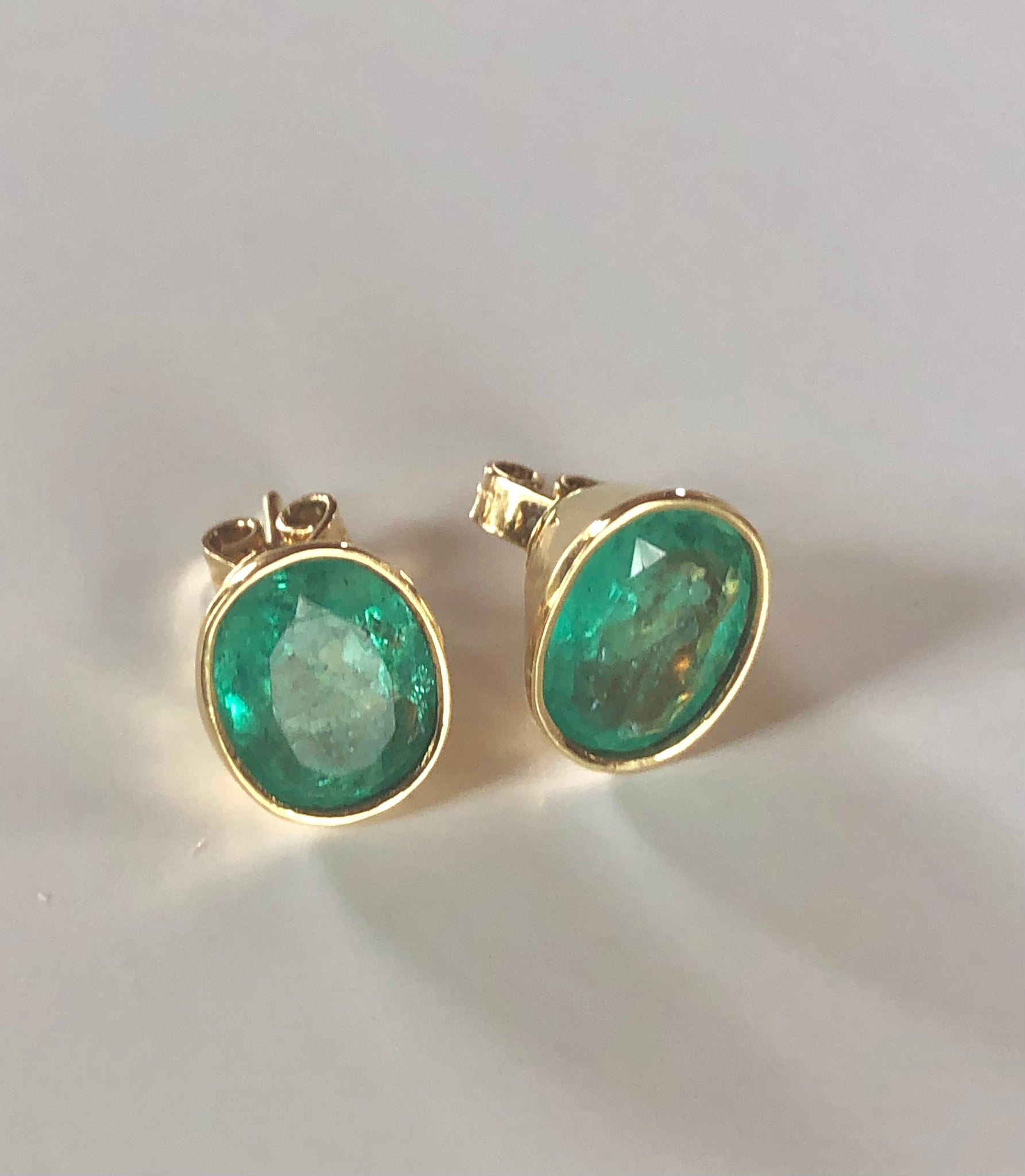 6.00 Carat Natural Colombian Emerald Stud Earrings 18 Karat Gold