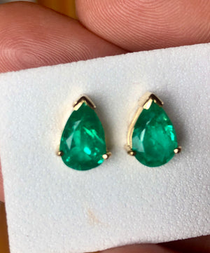 Fine Colombian Emerald Pear Cut 18k Yellow Gold Stud Earrings