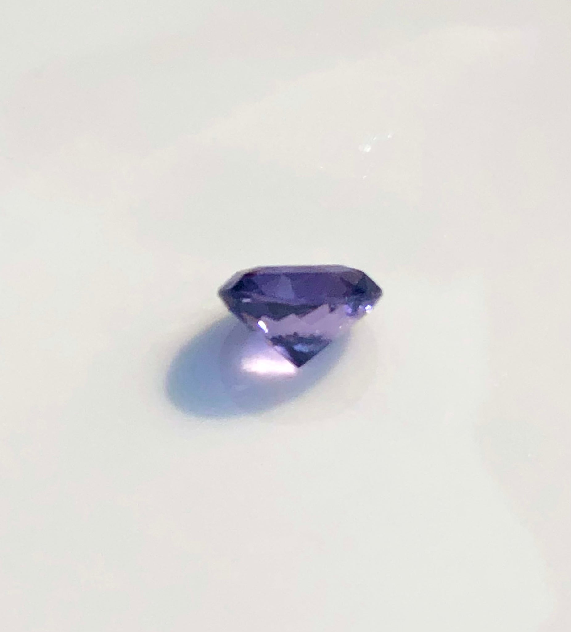 Vivid Violet Purple Spinel Oval Cut 6.09 Carats Unisex Gold Ring