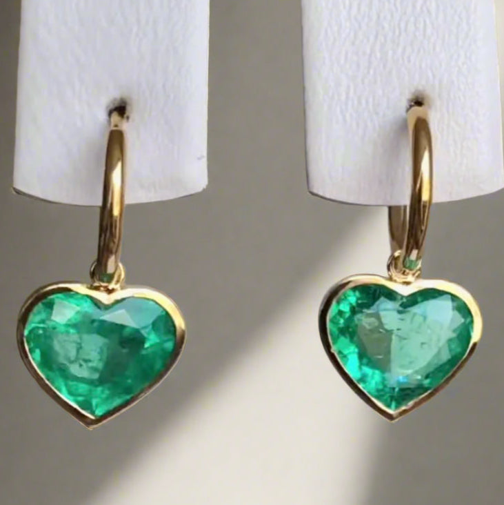 5.00 Carats Heart Shape Colombian Emerald 18 Karat Yellow Gold Stud or Dangle Earrings