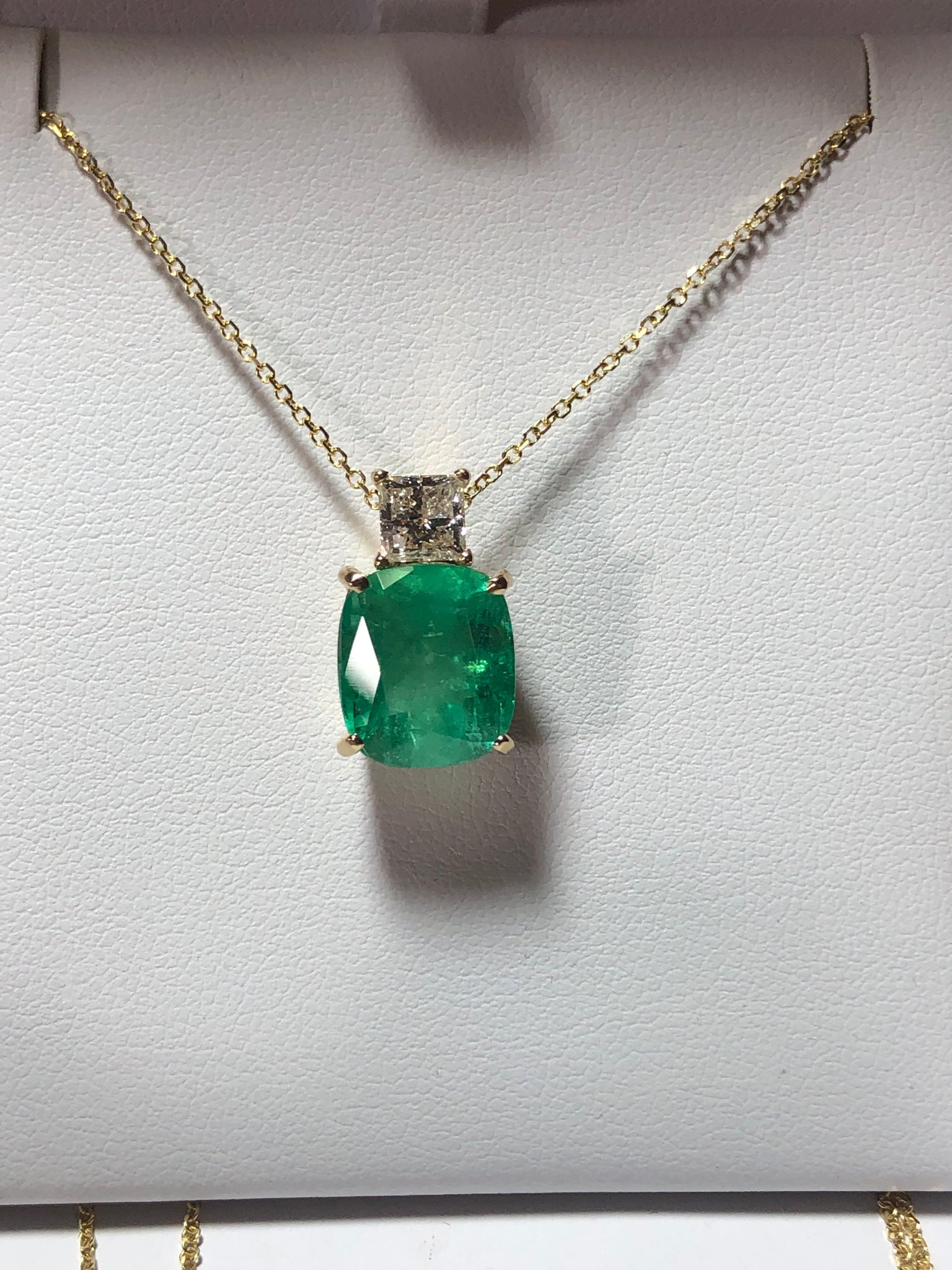 7.00 Carat Cushion Natural Emerald and Diamond 18k Yellow Gold Pendant Necklace