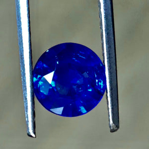 Blue Sapphire Round Cut 7.1mm Solitaire Ring 18K Gold