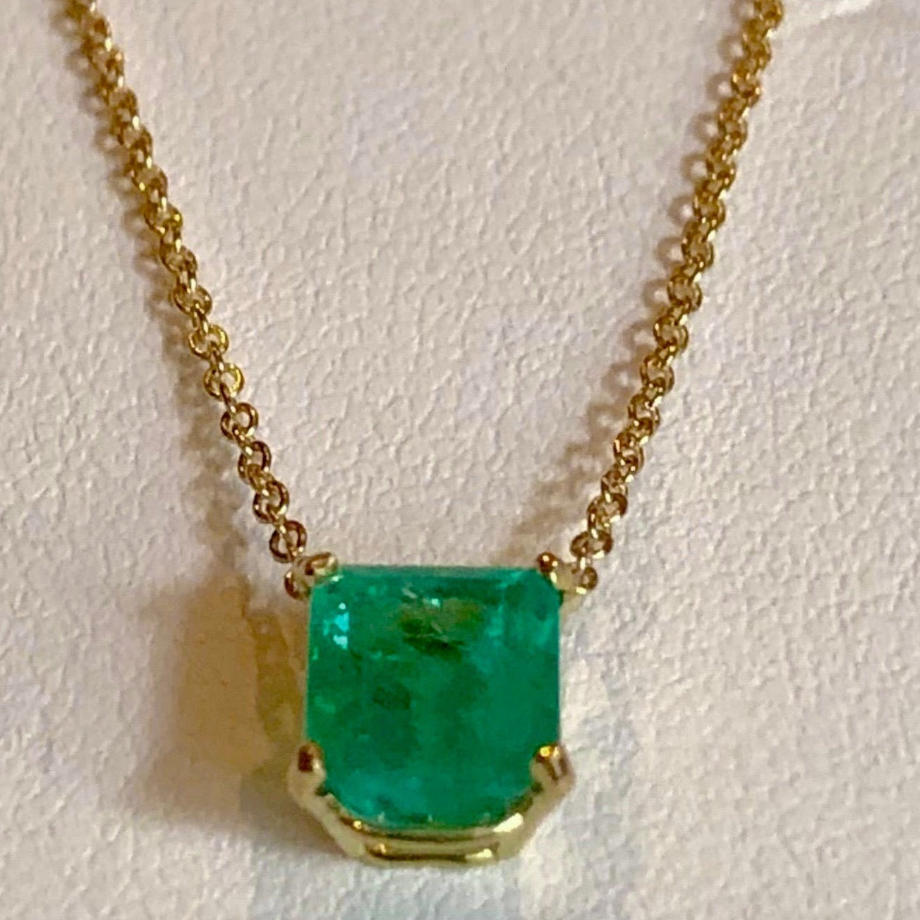 1.15 Carat Emerald Yellow Gold 18 Karat Solitaire Pendant Necklace