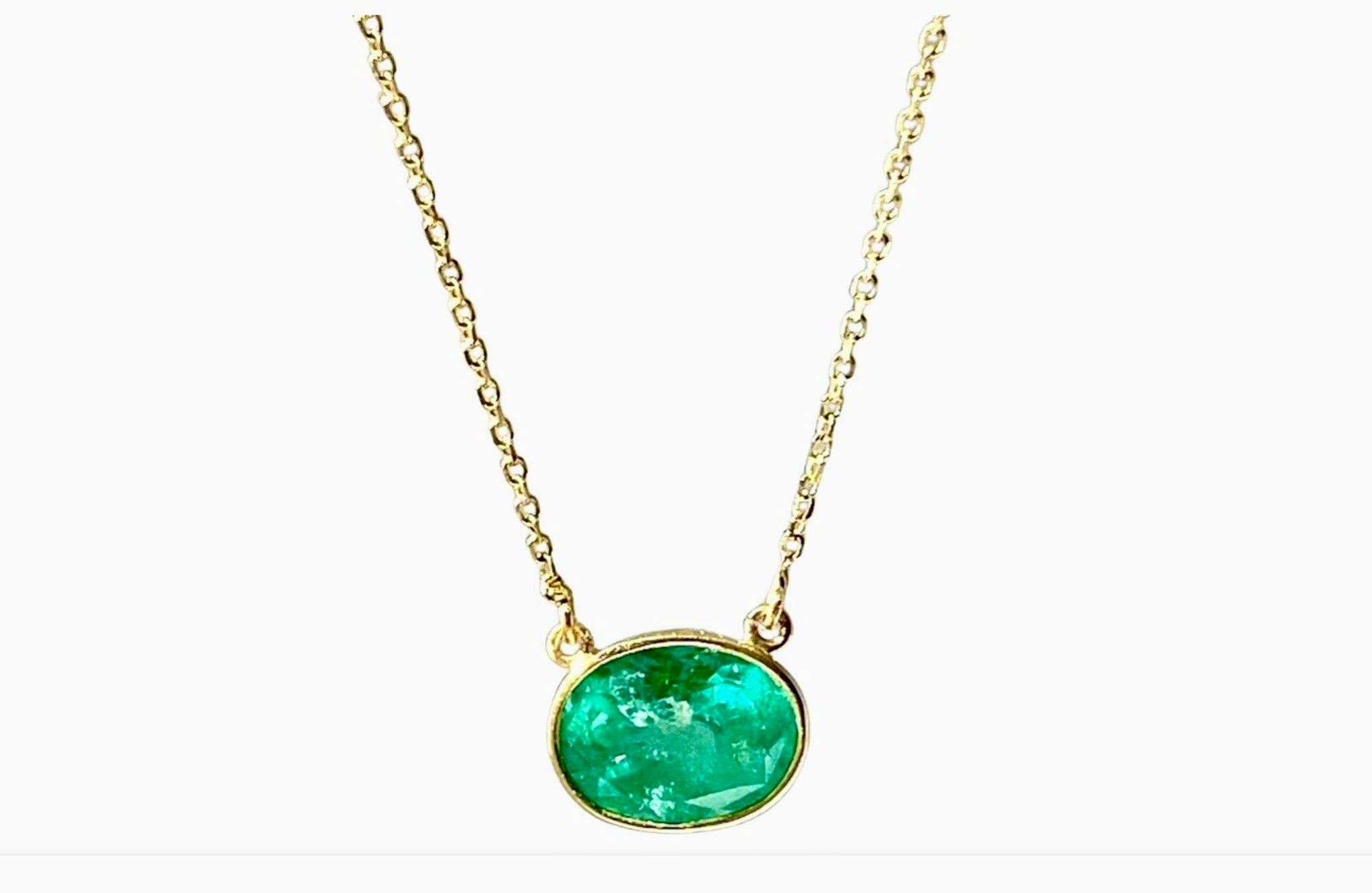 Pendant Necklace Oval Natural Emerald 18 Karat