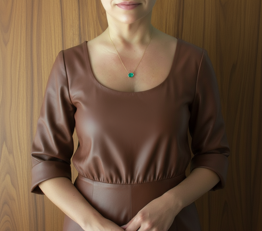 Pendant Necklace Oval Natural Emerald 18 Karat