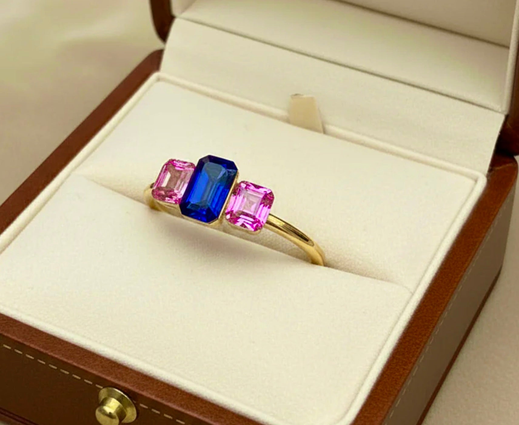 Royal Blue and Vivid Pink Ceylon Sapphires 2.90 Carat (Copy)