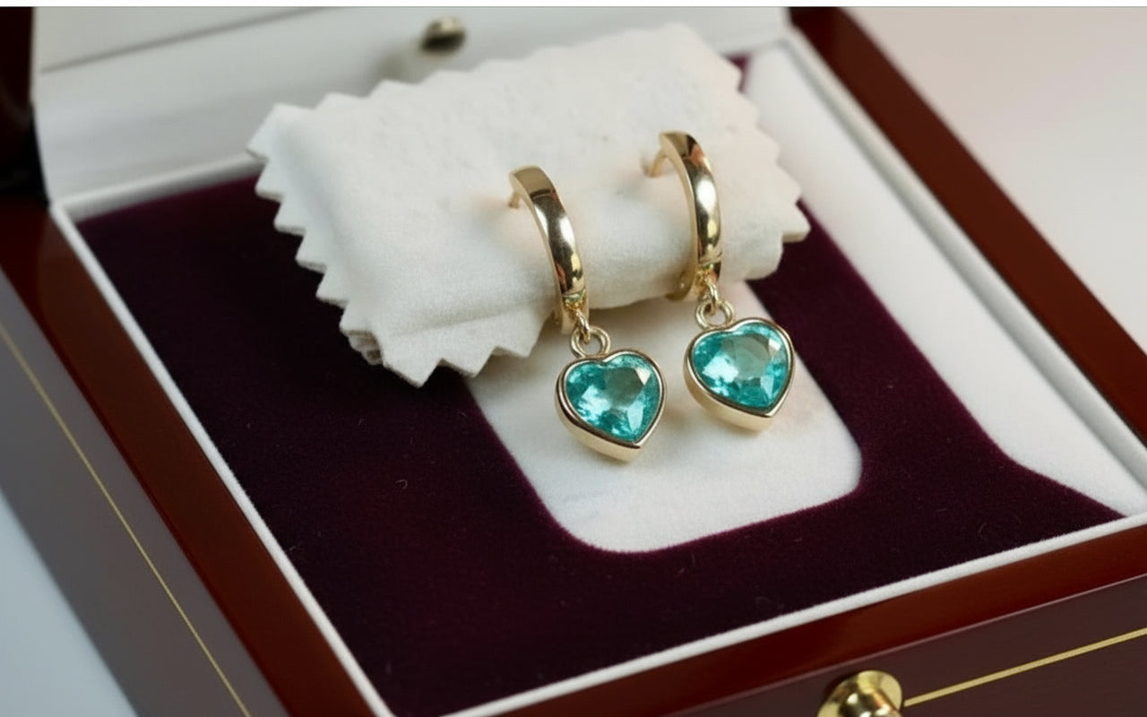 Heart Shape Colombian Emerald 18 Karat Yellow Gold Dangle Earrings