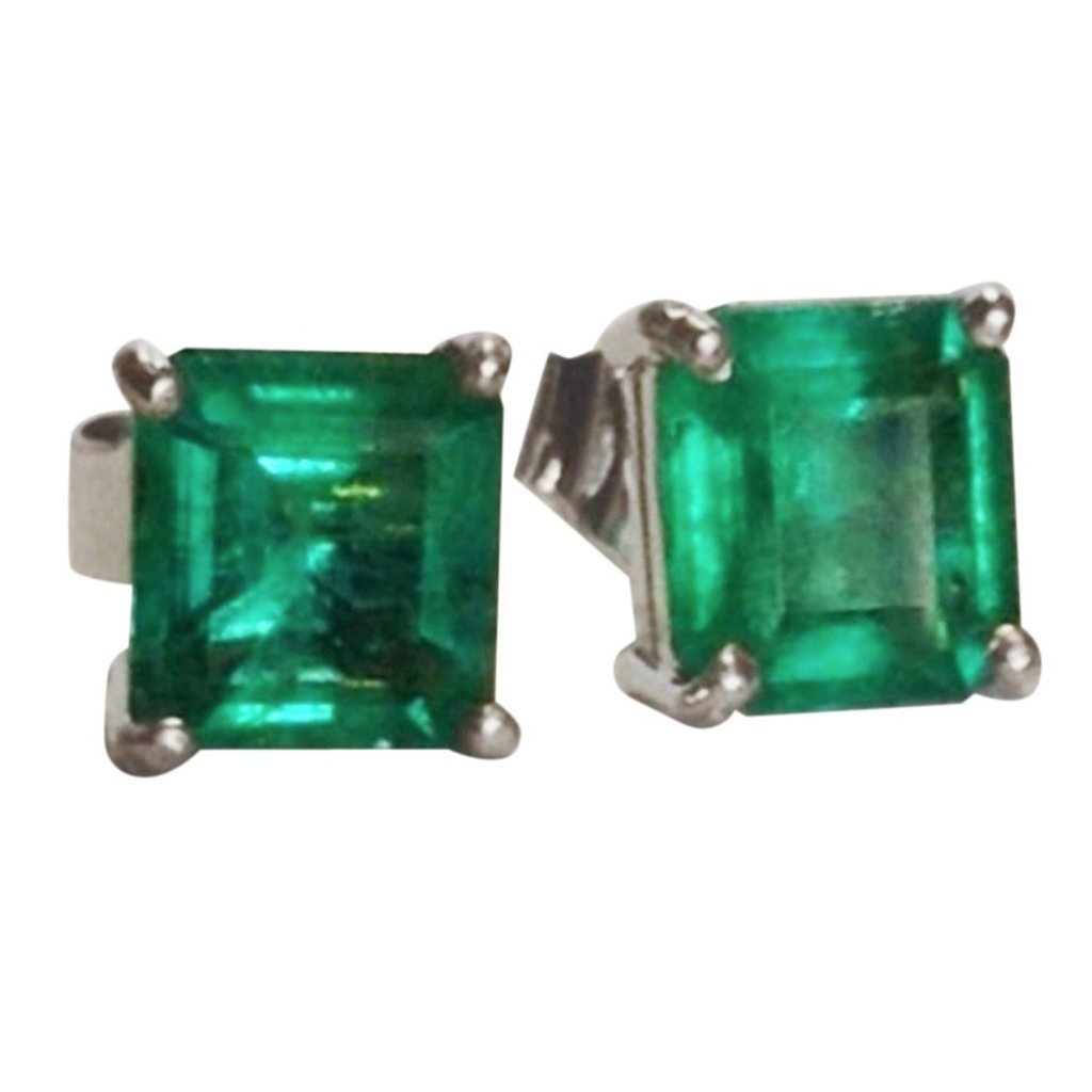 1.20 Carat Natural AAA Colombian Emerald Stud Earrings 18 Karat Gold