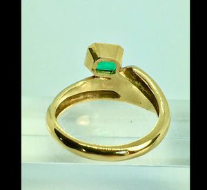 Estate Solitaire Ring Natural Colombian Emerald 18K
