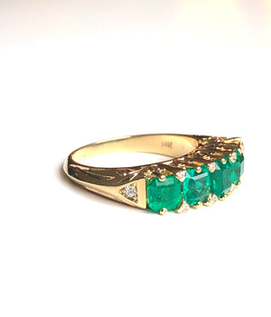 Magnificent Colombian Emerald Five-Stone Ring 18 Karat Gold