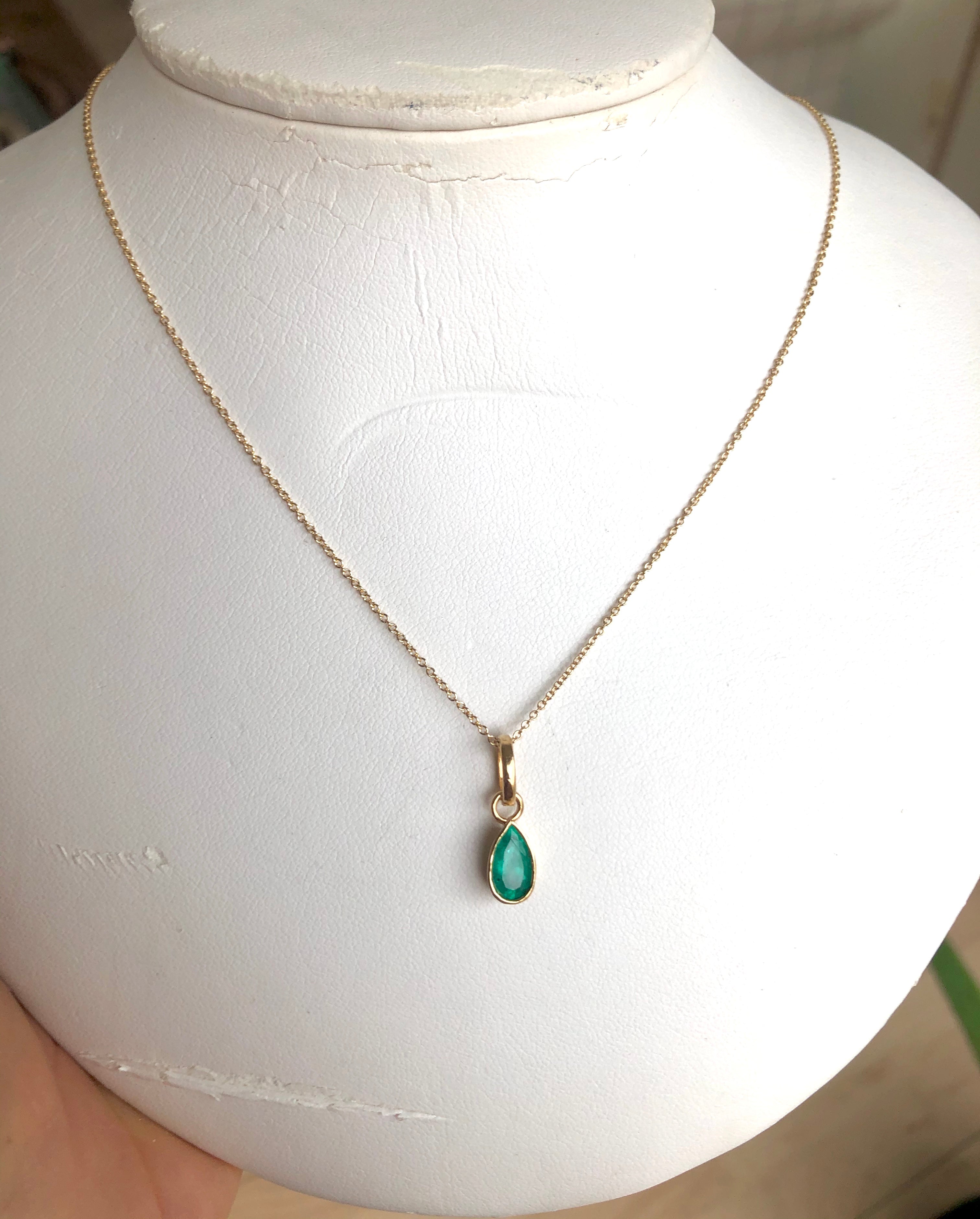 Pear Emerald Pendant Charm 18 Karat Yellow Gold – EmeraldsMaravellous