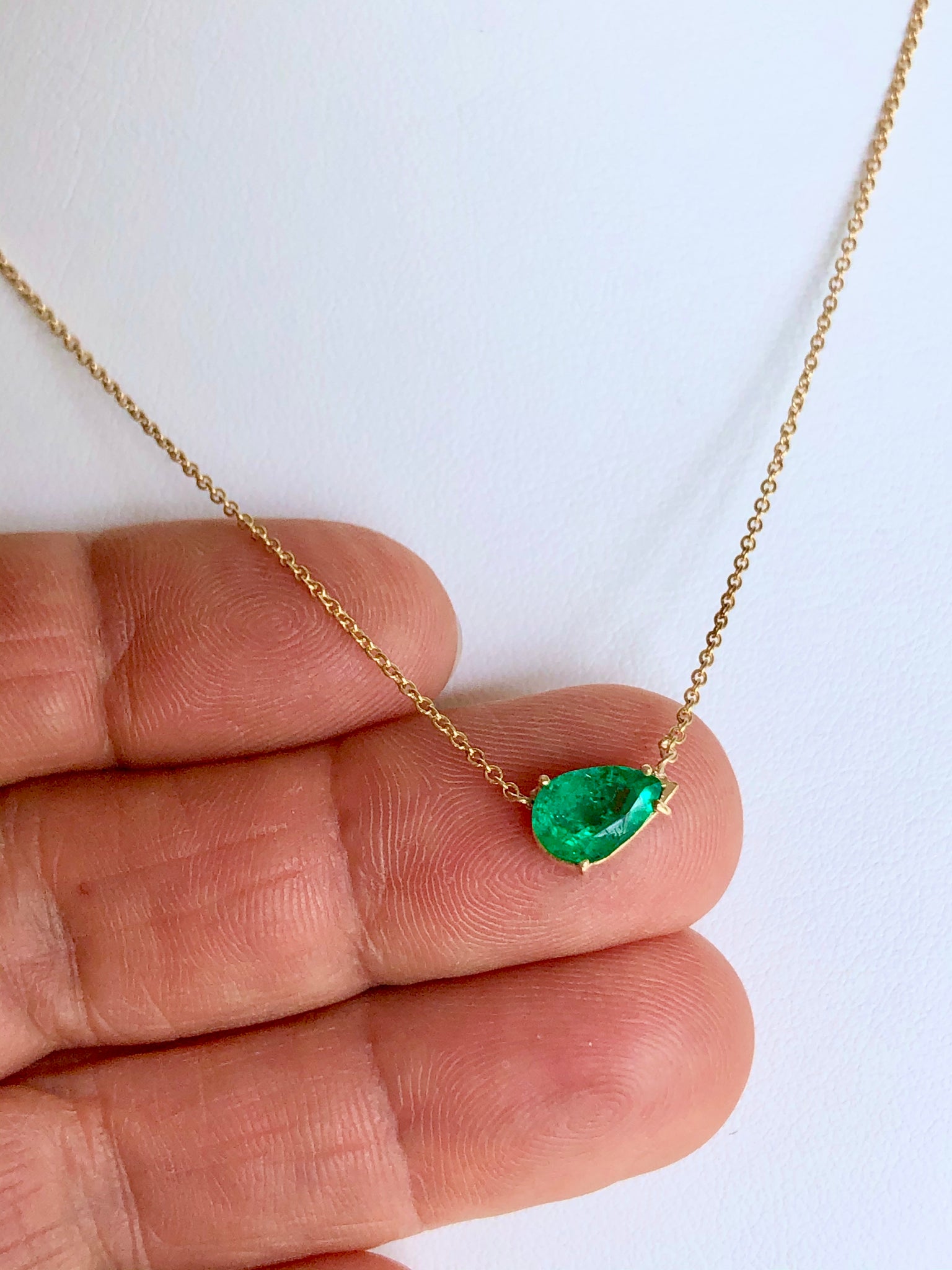 Pear Shape Colombian Emerald Solitaire Pendant Drop Necklace in 18K