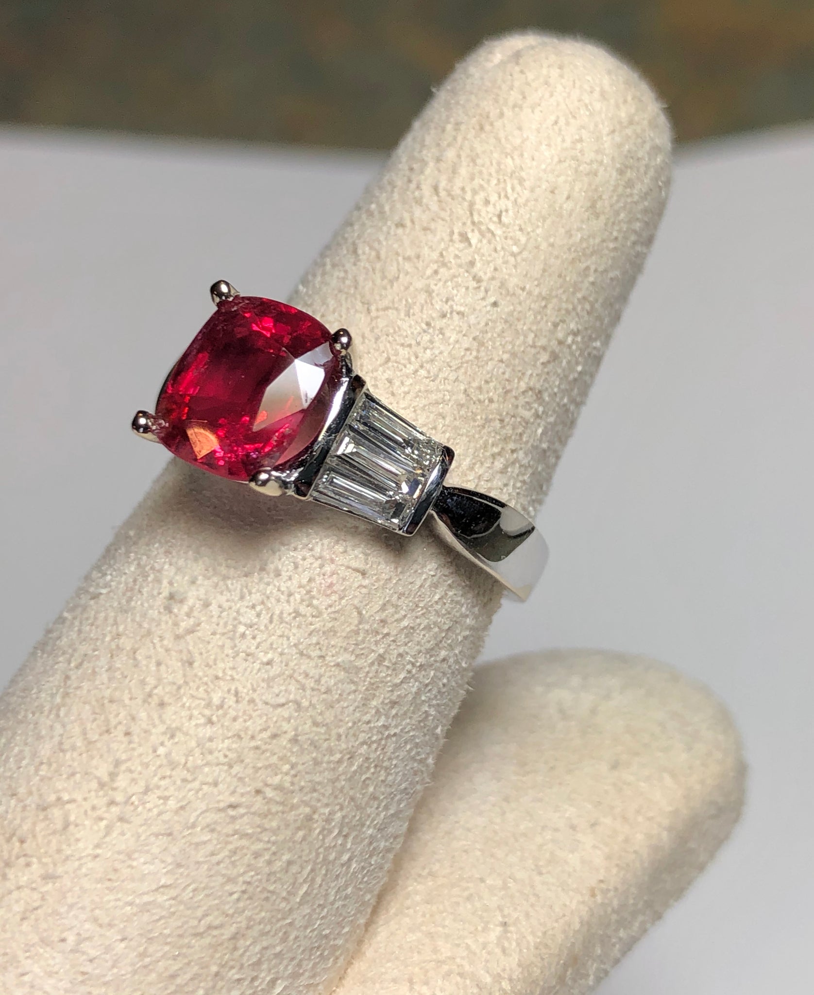 Certified Red Spinel and Diamond Cocktail Ring 18 Karat Gold
