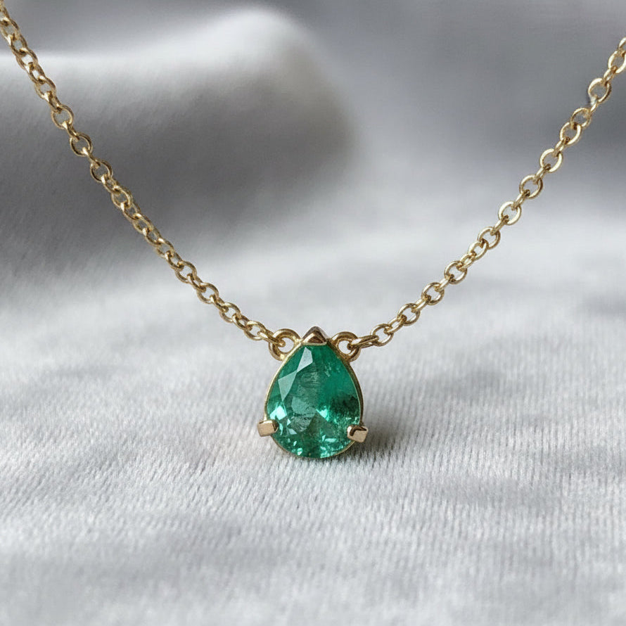 2.25 Carat Colombian Emerald Solitaire Pendant Necklace Yellow Gold 18K