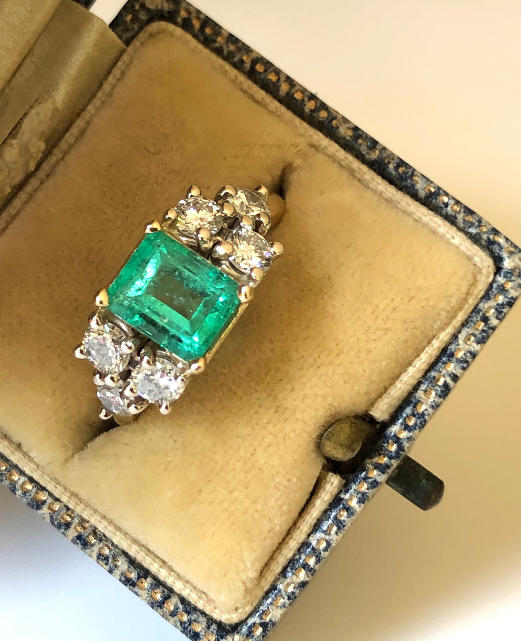 Natural 2.57 Carat Colombian Emerald Diamond Engagement Gold  Ring