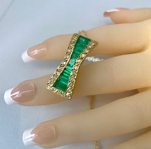GIA 4.00 Carat Fine Muzo Colombian Emerald Pendant 18K Gold