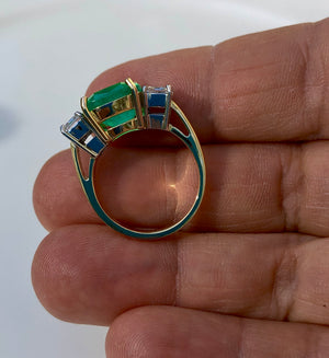 Fine Natural Cushion Colombian Emerald Diamond Ring 18 Karat