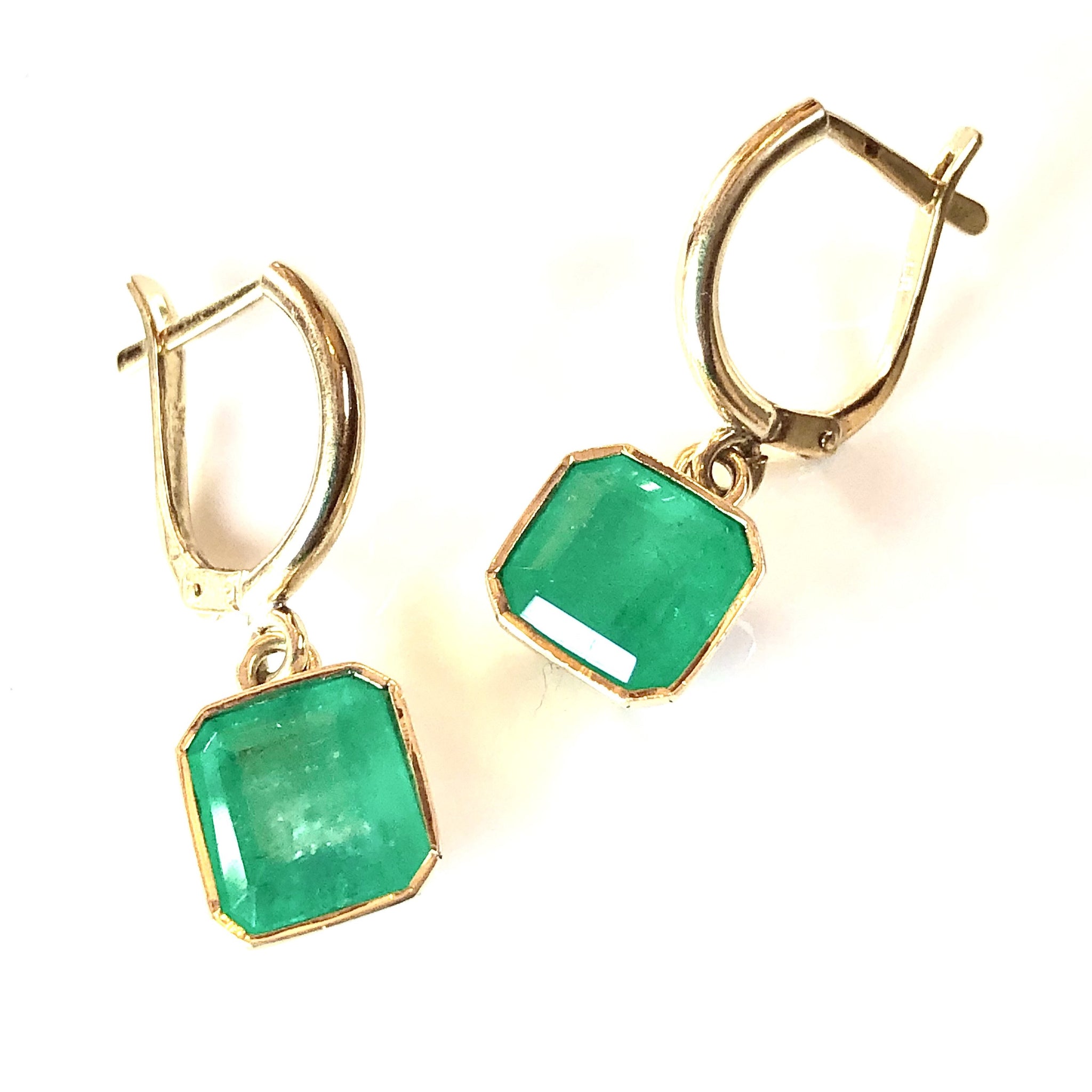 Fine Drop 4.90 Carat Colombian Emerald Earrings 18 Karat