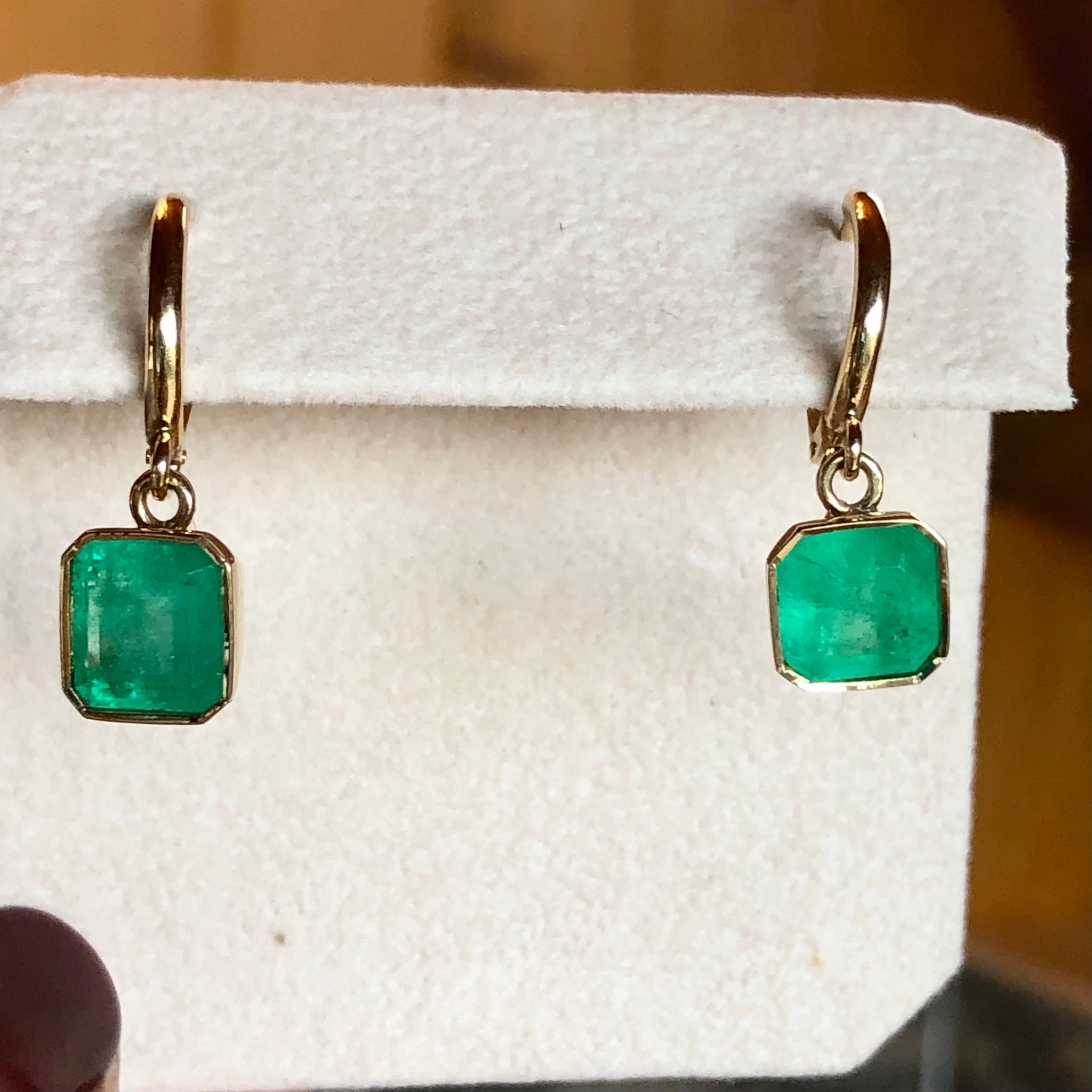 Fine Drop 4.90 Carat Colombian Emerald Earrings 18 Karat