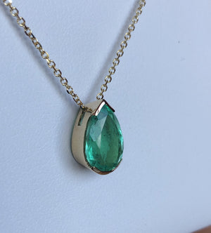 Colombian Emerald 3.00 Carat Pear Drop Pendant Necklace 18K Gold