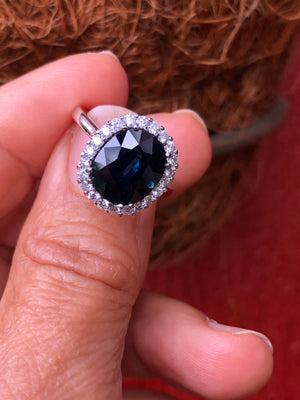 Emeralds Maravellous 6.31 Carat Non Heated Blue Sapphire Diamond Ring