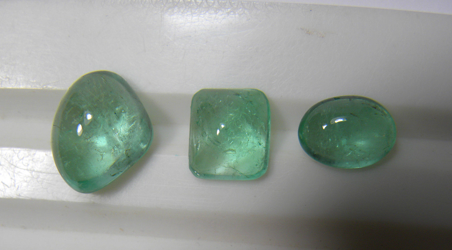 Loose 12.93 Ct Parcel Cabochon-Sugarloaf Natural Colombian Emerald