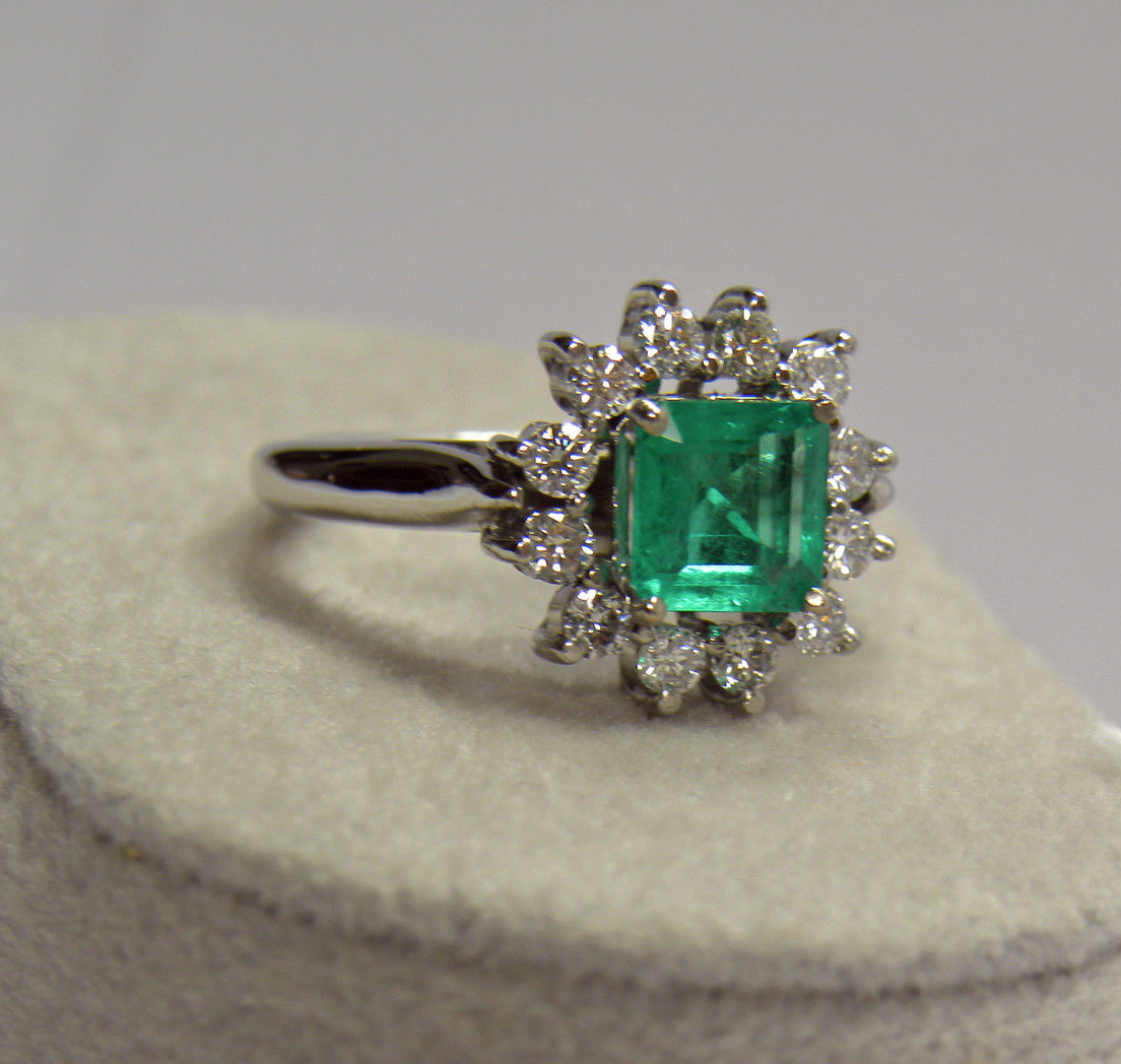 Natural Fine Colombian Square Emerald Diamond Engagement Ring 18K