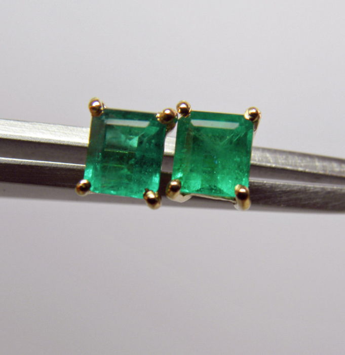 Quality Emerald-Cut Colombian Small Emerald Stud Earrings 18K Gold