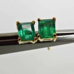 Quality Emerald-Cut Colombian Small Emerald Stud Earrings 18K Gold