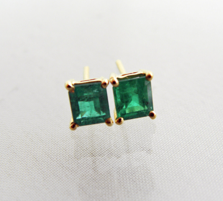 Quality Emerald-Cut Colombian Small Emerald Stud Earrings 18K Gold