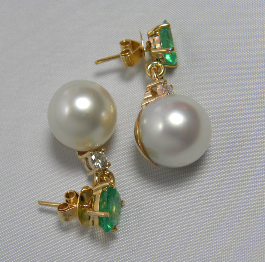 Natural Emerald Diamond & Pearl Dangle Earrings 18k Gold Gorgeous