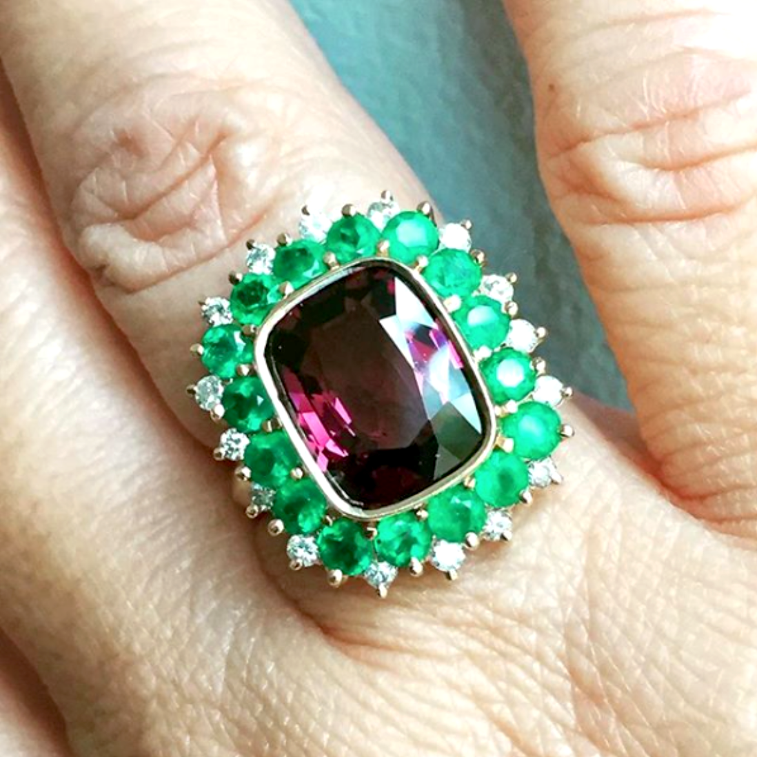 7.55 Carats 100% Natural Fine Spinel, Emerald & Diamond Cocktail Ring 18K Gold