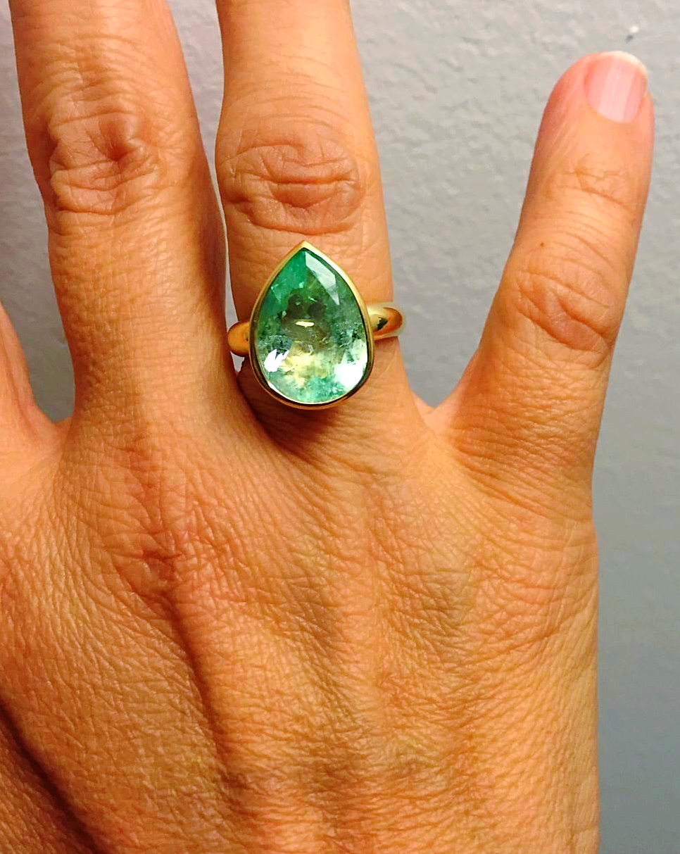 4.50cts Pear Cut 100% Natural Light Green Colombian Emerald Solitaire Ring 18K