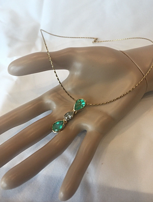 6.65 Carat Colombian Emerald Diamond Pear Cut Pendant 18K Gold