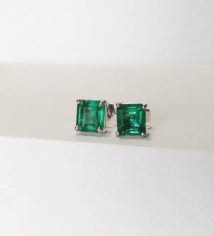 1.20 Carat Natural AAA Colombian Emerald Stud Earrings 18 Karat Gold