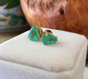 2.50 Carat 100% Natural Colombian Emerald Stud Earrings 18k Gold