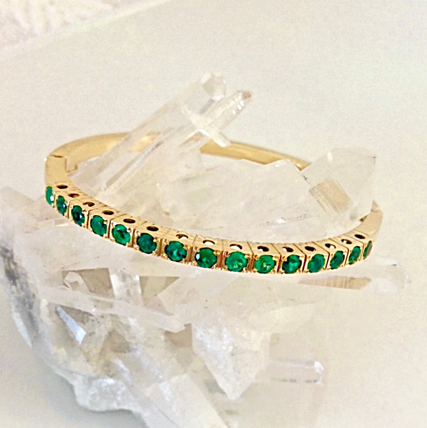 Colombian Emerald Bangle Bracelet 18 Karat