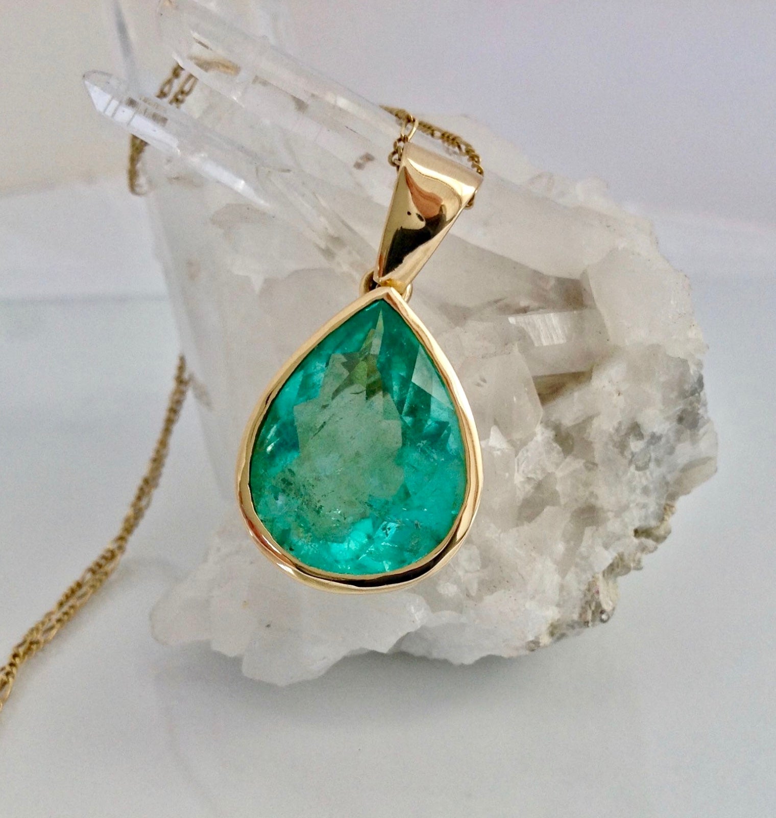 16.50 Carat Certified Natural Colombian Emerald Pendant Necklace