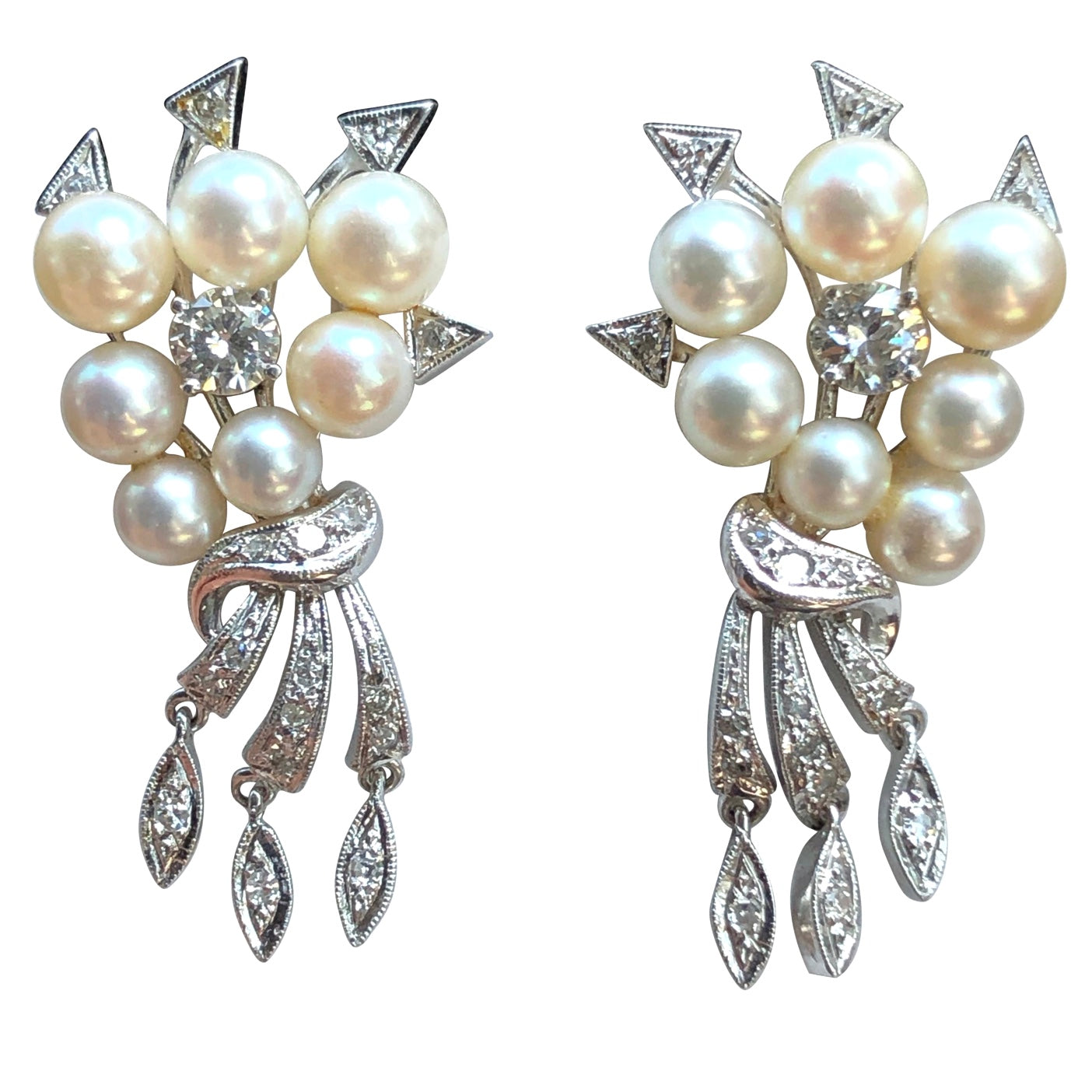 9ct Gold & Cultured Pearl Earrings with Screw Back Fittings (655P)