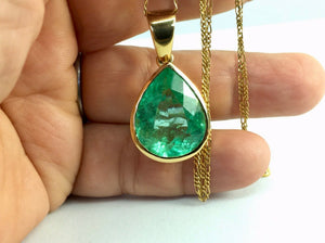 16.50 Carat Certified Natural Colombian Emerald Pendant Necklace