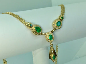 Fine 7.30ct Colombian Emerald Necklace 18K Yellow Gold