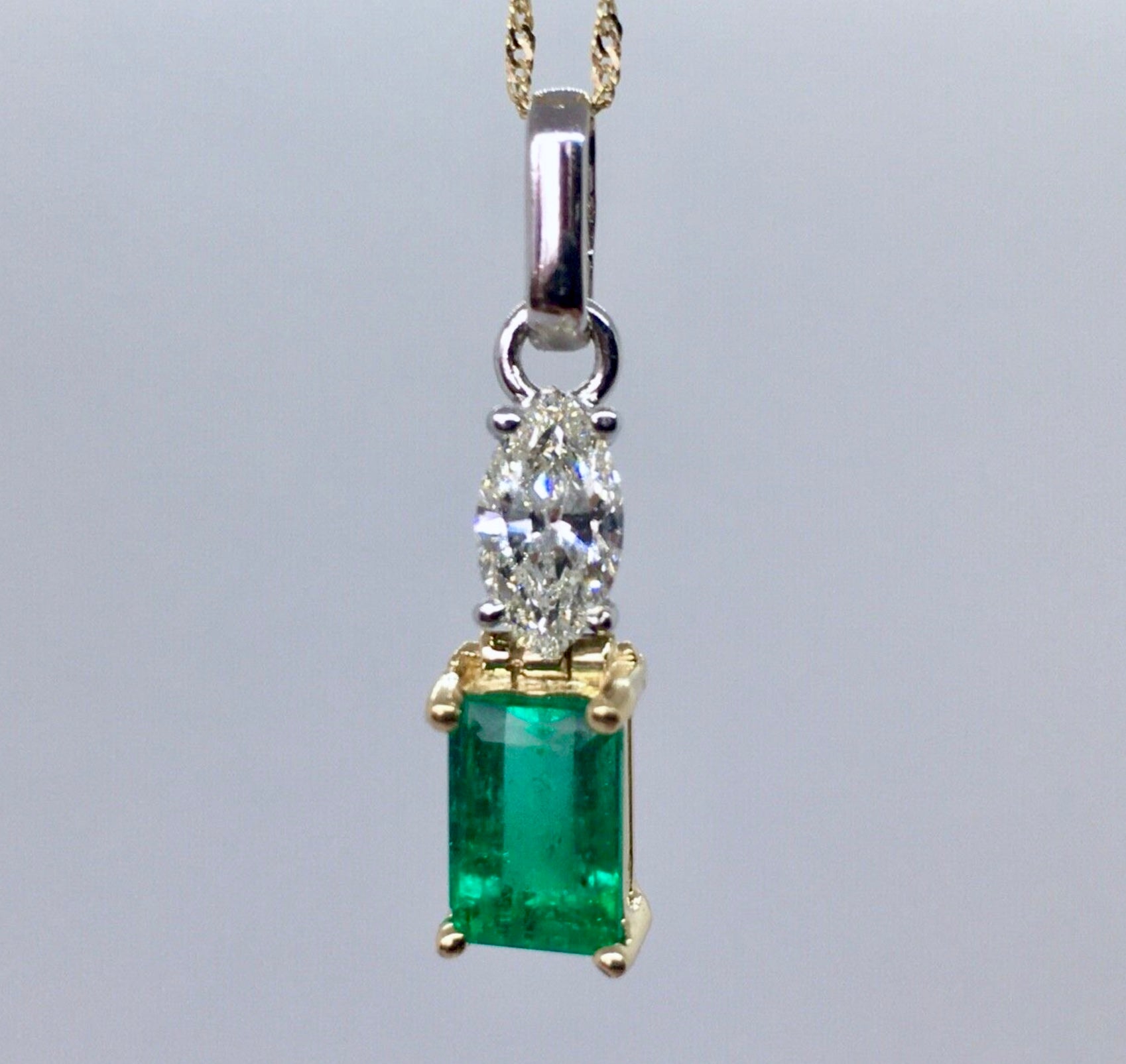 Fine Natural Colombian Emerald Diamond Solitaire Pendant Necklace 18K